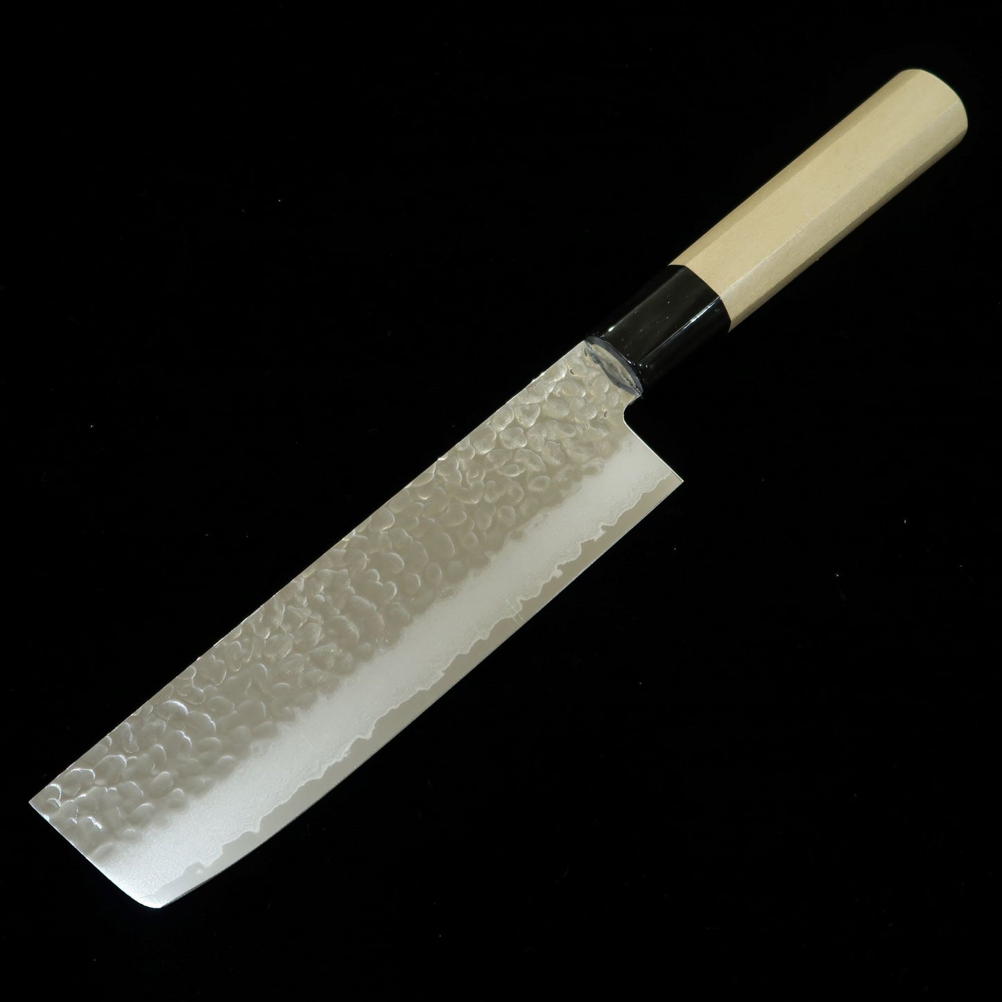Nakiri MIURA Acero inoxidable molibdeno, Damasco martilleado (160 mm)