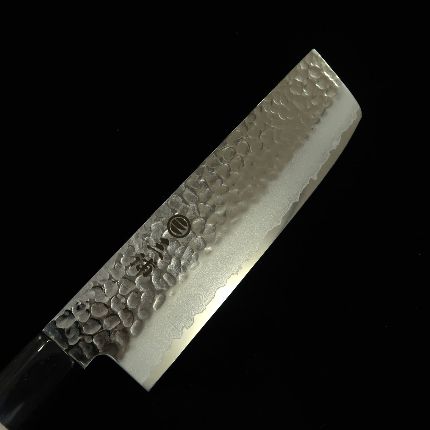 Nakiri MIURA Acero inoxidable molibdeno, Damasco martilleado (160 mm)
