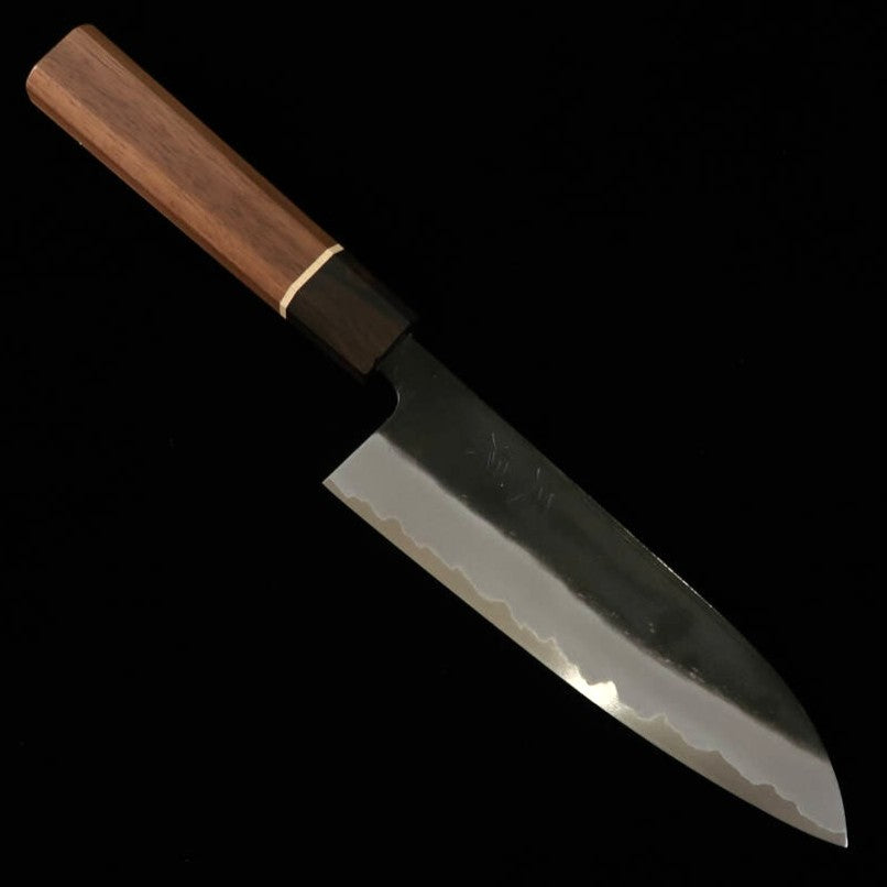 Santoku Murasame MIURA Aogami nº2 acabado kurochi mango octogonal de nogal (165 mm)