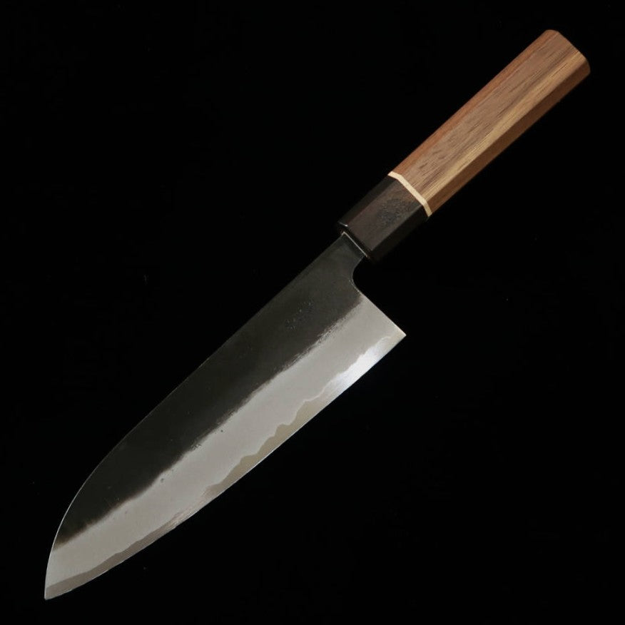 Santoku Murasame MIURA Aogami nº2 acabado kurochi mango octogonal de nogal (165 mm)