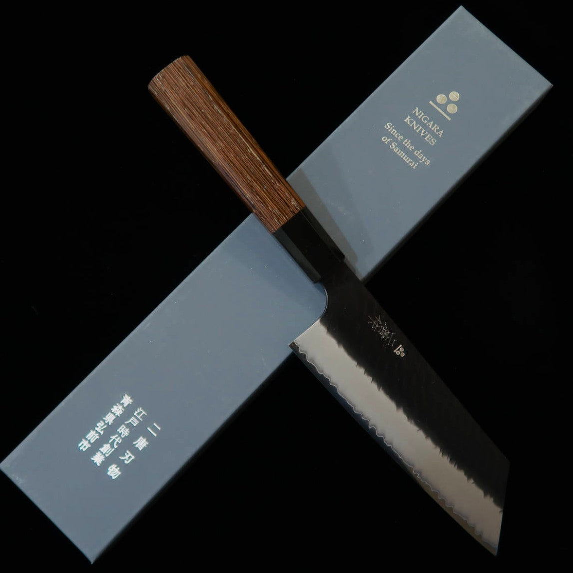 Couteau Kiritsuke Nakiri Nigara (Nigara Hamono), acier SG2, finition Tsuchime Kurouchi (martelé et forgé brut), manche octogonal en wengé (180 mm)