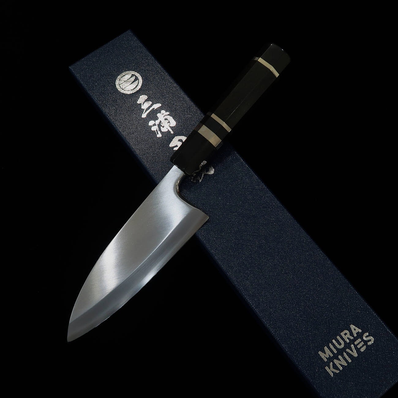 三浦MIURA 出刃 左利き用 銀紙三号 木砥仕上げ 黒檀銀巻柄(150mm)