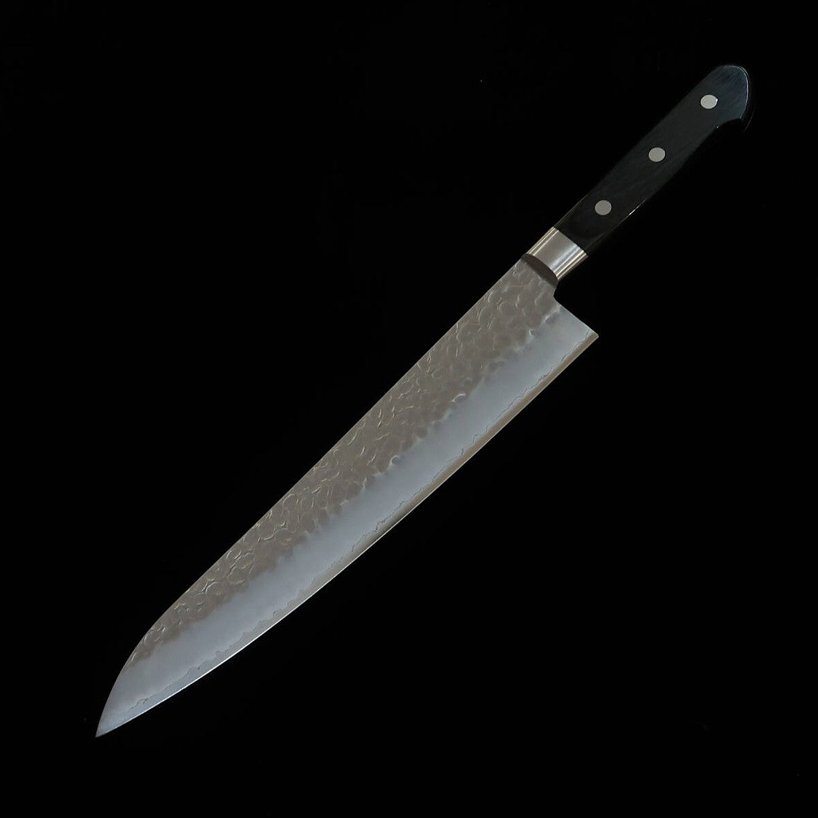 三浦 MIURA 牛刀 AUS8 槌目 黒合板柄 (270mm)