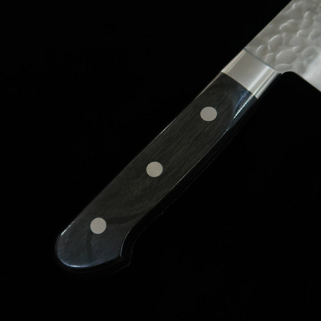 三浦 MIURA 牛刀 AUS8 槌目 黒合板柄 (270mm)