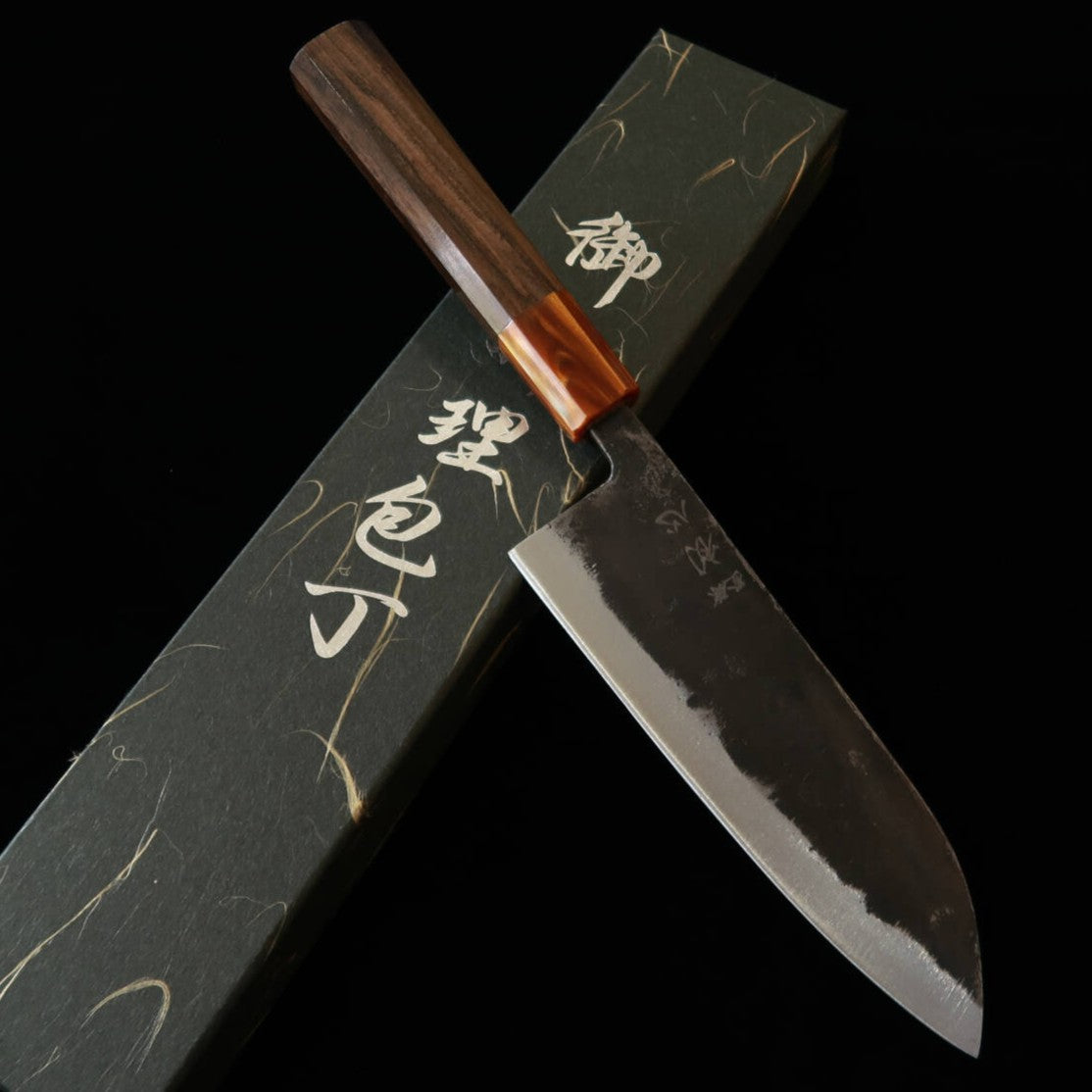初心 HATSUKOKORO 黒鉄 三徳 青紙二号 黒打 黒檀八角柄樹脂口輪 (165mm)