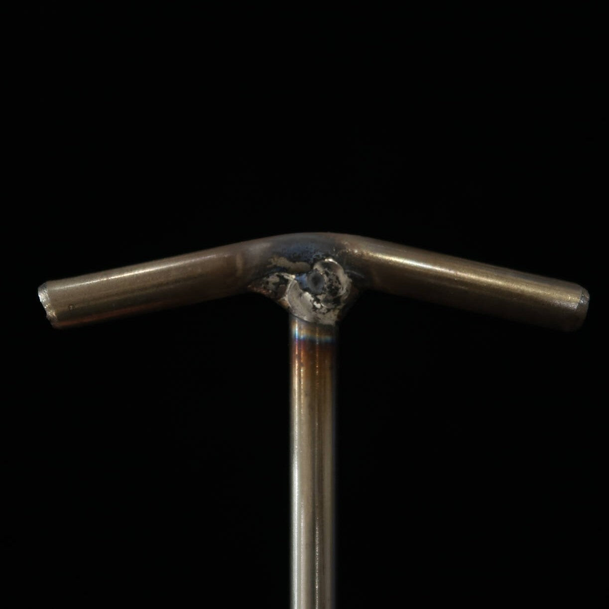 Nagoya-style eel piercer