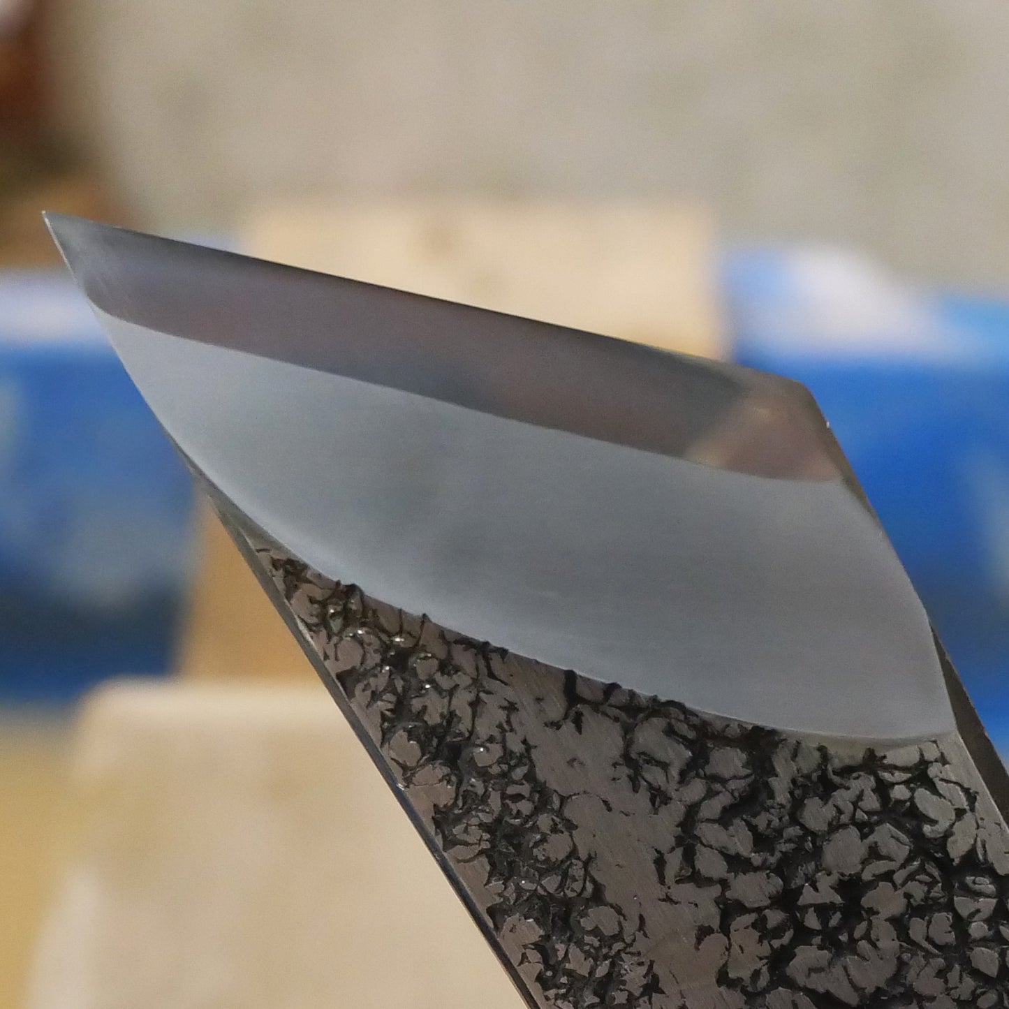 Pedra de amolar natural Nakayama Asagi tipo couro com base (78×132×33mm)