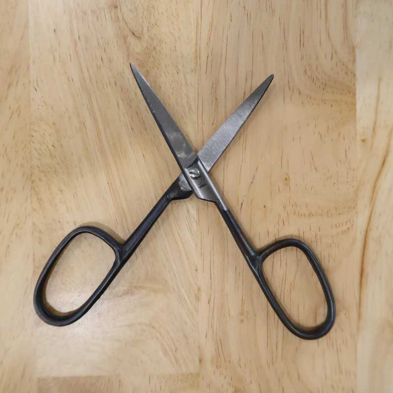 Tesoura para borracha NASU em aço carbono