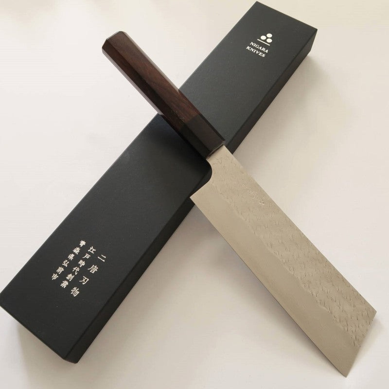 Nigara Hamono NIGARA SPG STRIX, damas martelé, Kiritsuke Nakiri, manche en bois de rose (180 mm)