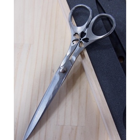 https://miuraknives.com/6206-medium_default/scissors-mcusta-damascus-sakura-dds-0170d-170mm-id1783-dds-0170d-scissors-mcusta.jpg
