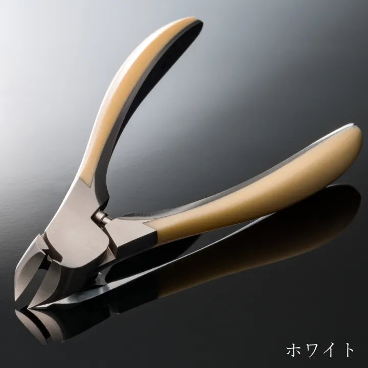 Suwada 諏訪田製作所 cortauñas, micarta blanca