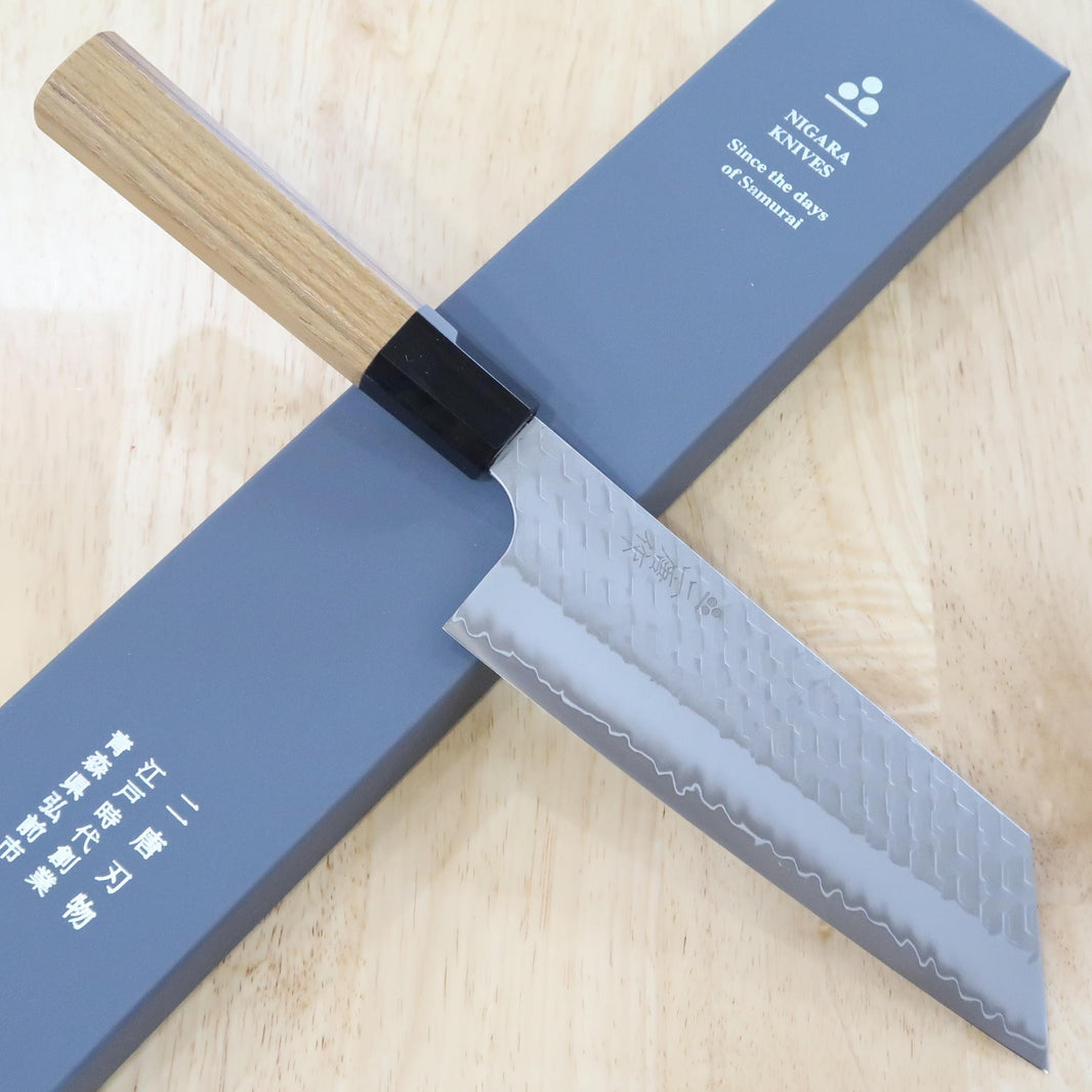 Forge Nigara Hamono NIGARA SG2 poli martelé Nakiri, manche octogonal en teck (180 mm)
