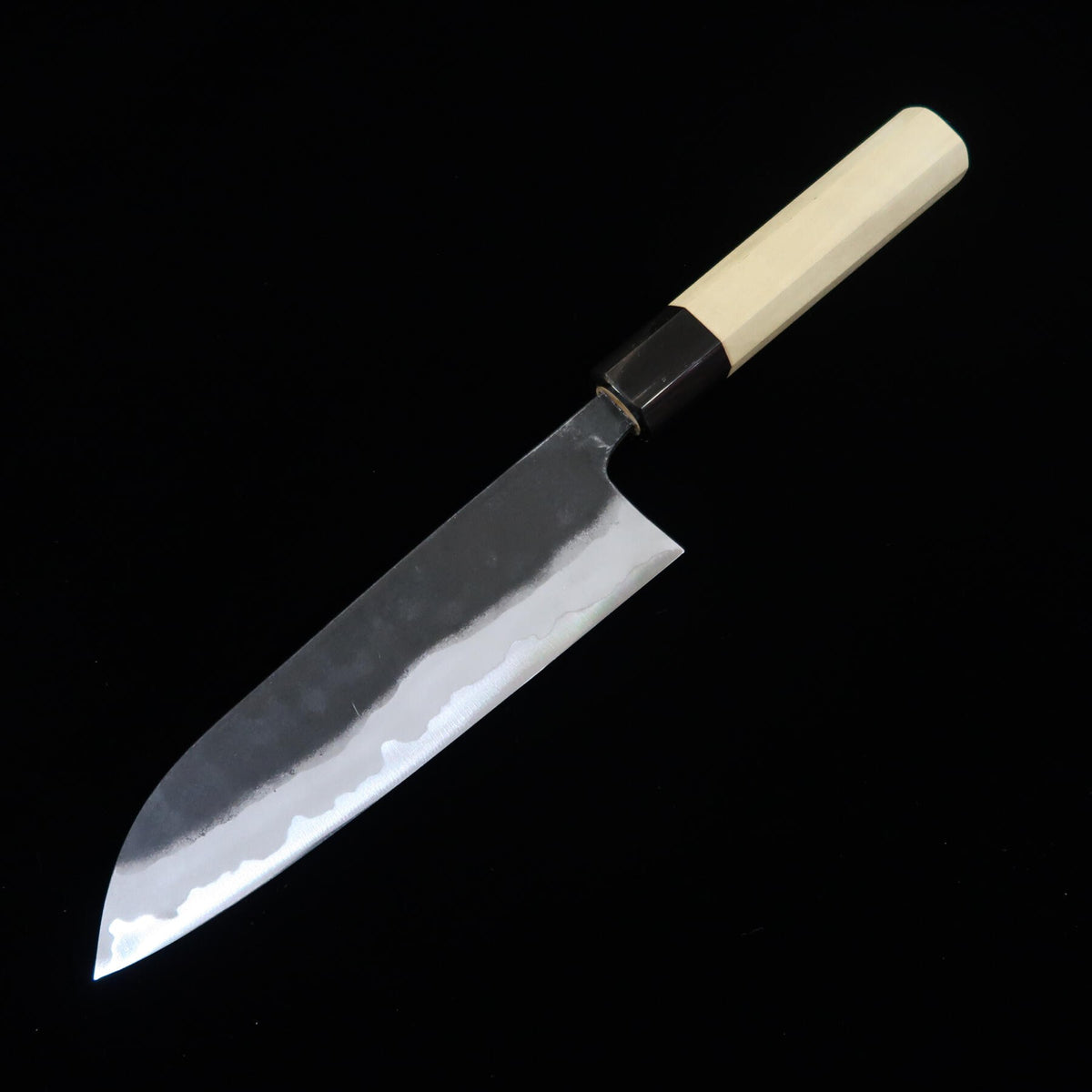 Kyohei Shindo Santoku Aogami nº2 Acabamento Kurouchi Cabo Octogonal de Magnólia (165mm)