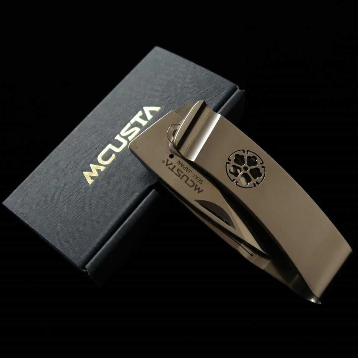 MCUSTA Pocket Clip "Family Crest" Kikyo Design (MC-0082) Money Clip Knife (50mm)
