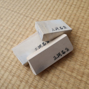 Pedra de amolar natural Mikawa Shiro-Nagura - Vários tamanhos
