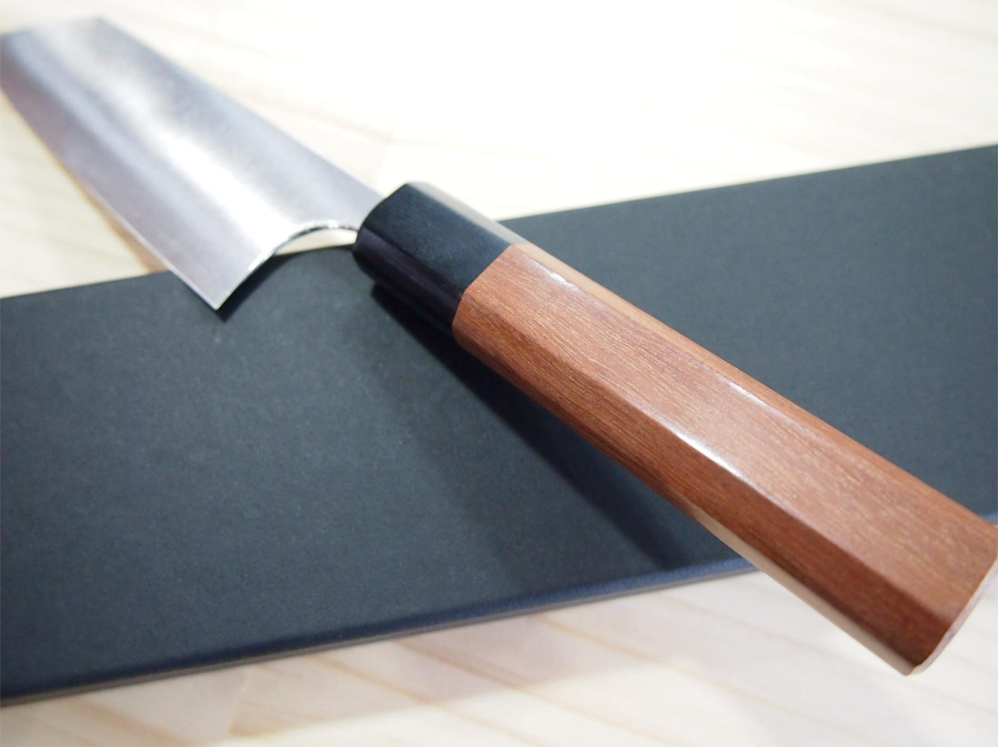SHIBATA KOUTETSU Small Bunka R2 Jarrah Octagonal Handle (140mm)