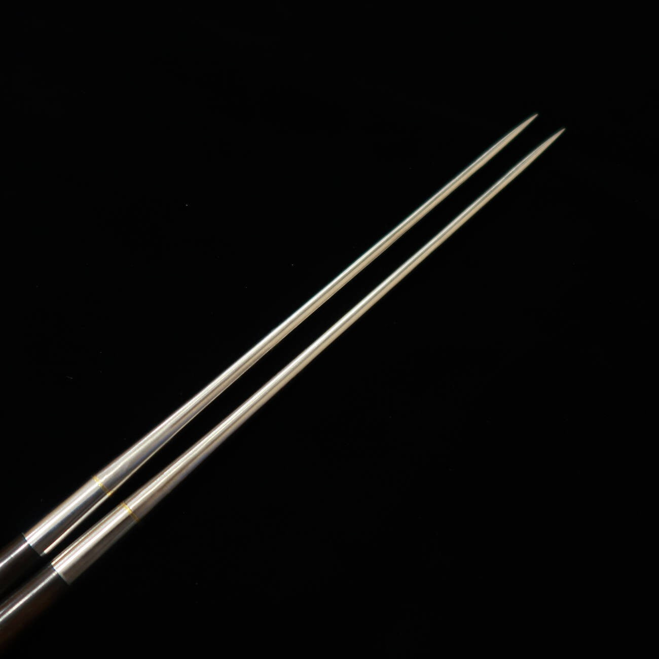 Palillos para servir - Titanio, mango de ébano (180 mm)