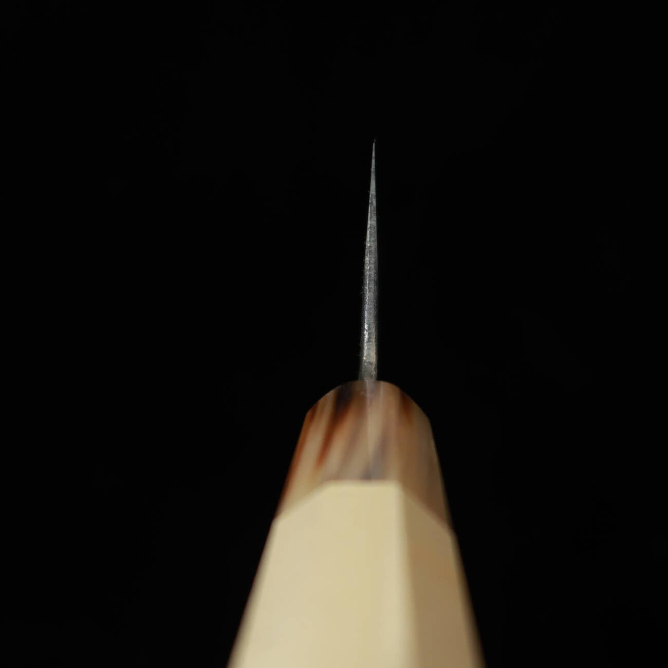 SUISIN Suisin Obra de Kenji Togashi, forja negra, acero Shirogami #2, nakiri, mango octogonal de magnolia (165 mm)