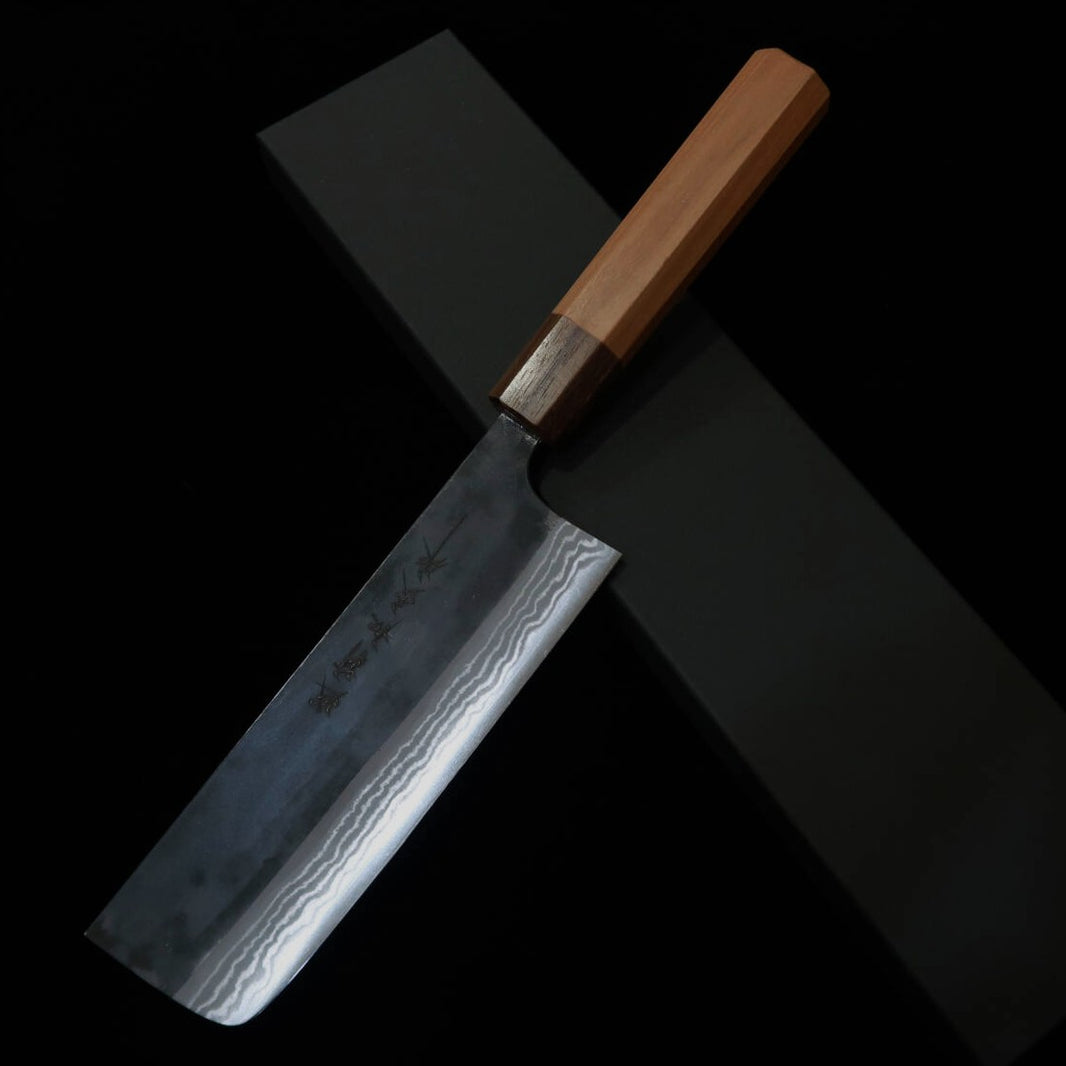 Kamo Hamono Seisakusho Nakiri acero Aogami acabado negro Damasco mango octogonal de sakura (165 mm)