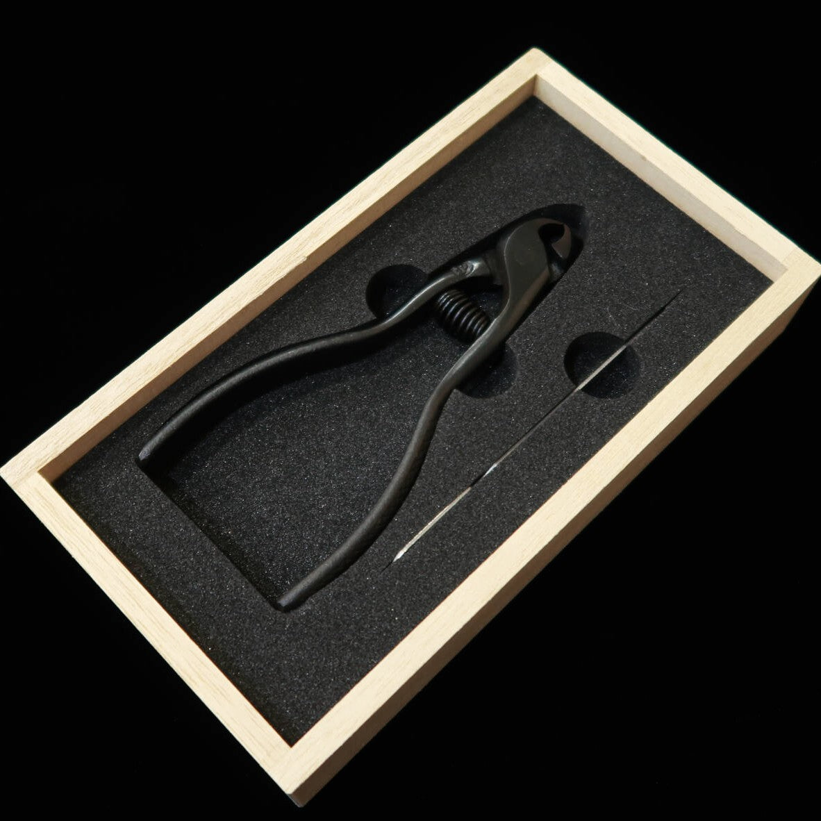 Miura Forged Nail Clippers, Nipper Type, with File, in Paulownia Wood Box