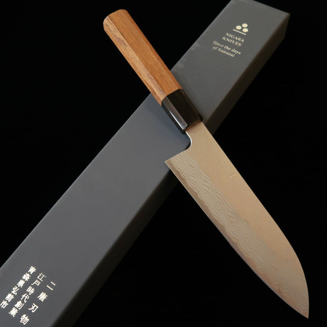 NIGARA VG10 damas martelé, santoku, manche en teck (180 mm)
