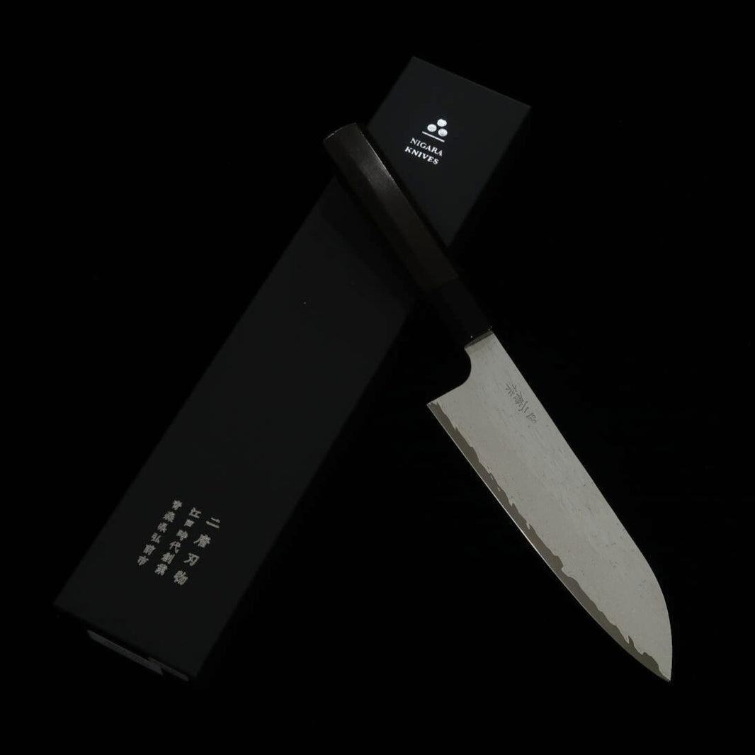 Nigara VG XEOS, damas martelé, Santoku, manche en ébène (185 mm).