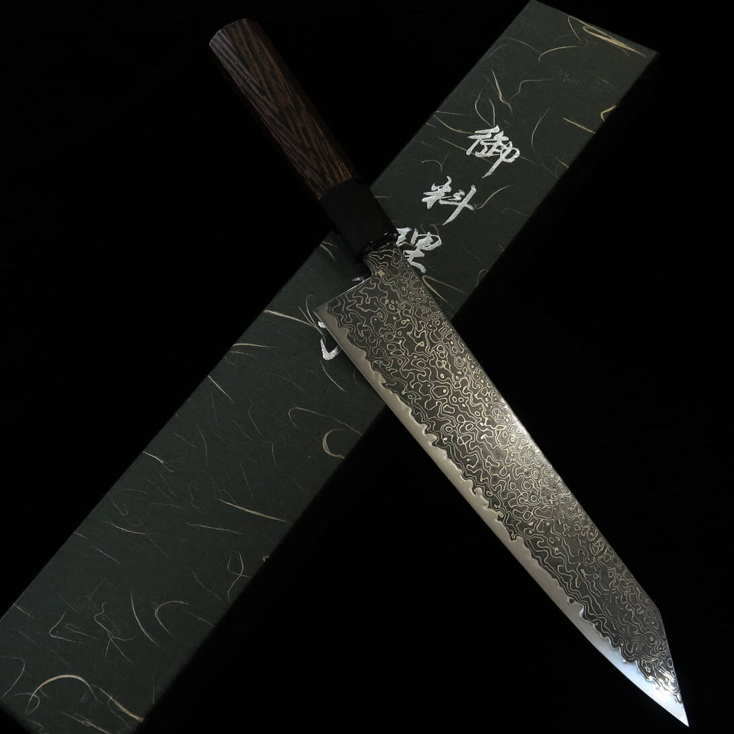 MIURA Kiritsuke Gyuto Ryuhyo SG2, damas noirci, manche octogonal en wengé et buffle noir (240mm)