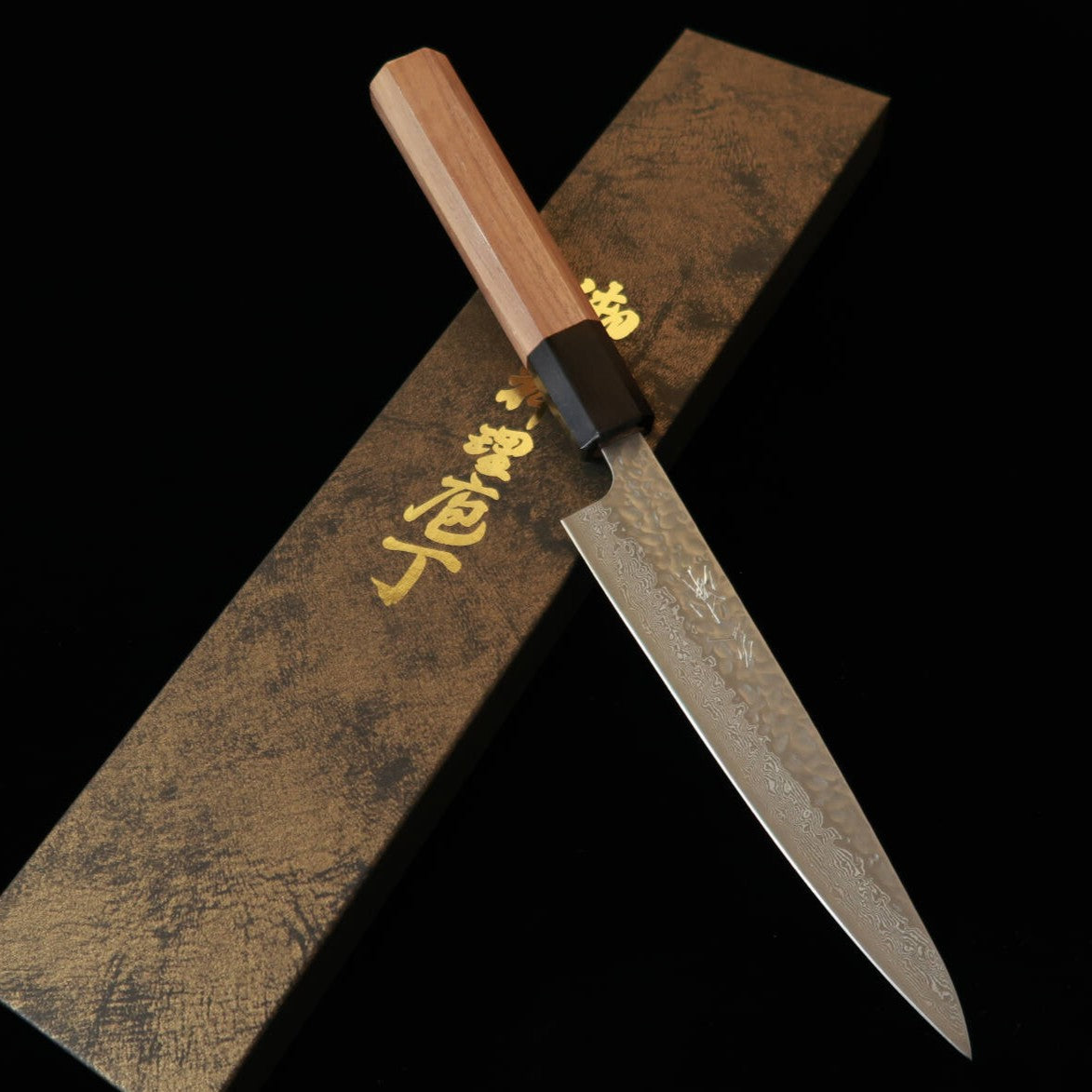 Miura MIURA Petty AUS10 martilleado, Damasco, mango octogonal de nogal (150 mm)