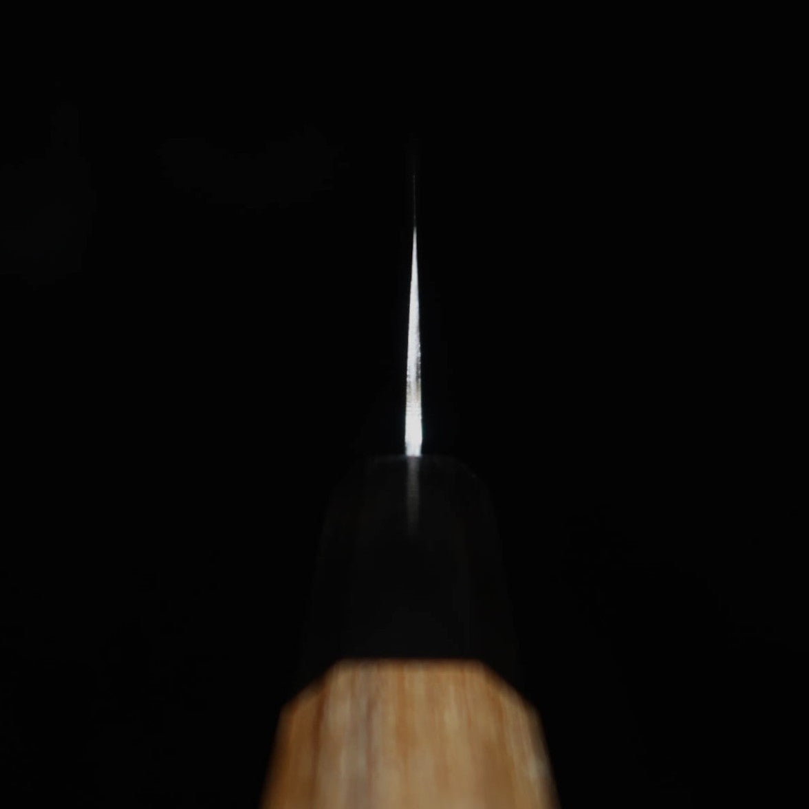 MIURA Santoku VG-10 Martelada Cabo de Teca (165mm)