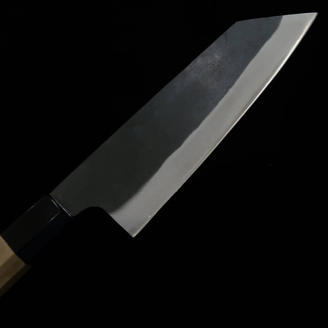 Bunka MIURA Aogami nº1 y acero inoxidable, acabado negro, mango octogonal de madera de magnolia (190 mm)