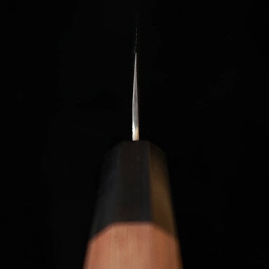 MIYAZAKI KAJIYA – “Tsubaki” – petty kiritsuke ZA18, Damasco martelado, tratamento sub-zero, cabo octogonal em nogueira (150 mm)