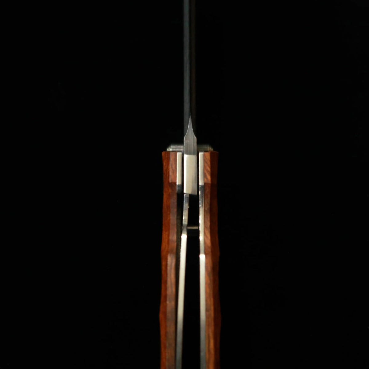 MCUSTA Mcusta Shinra Emotion, finition martelée, VG10 damas, manche en ironwood, MC-0077D1 (71 mm)