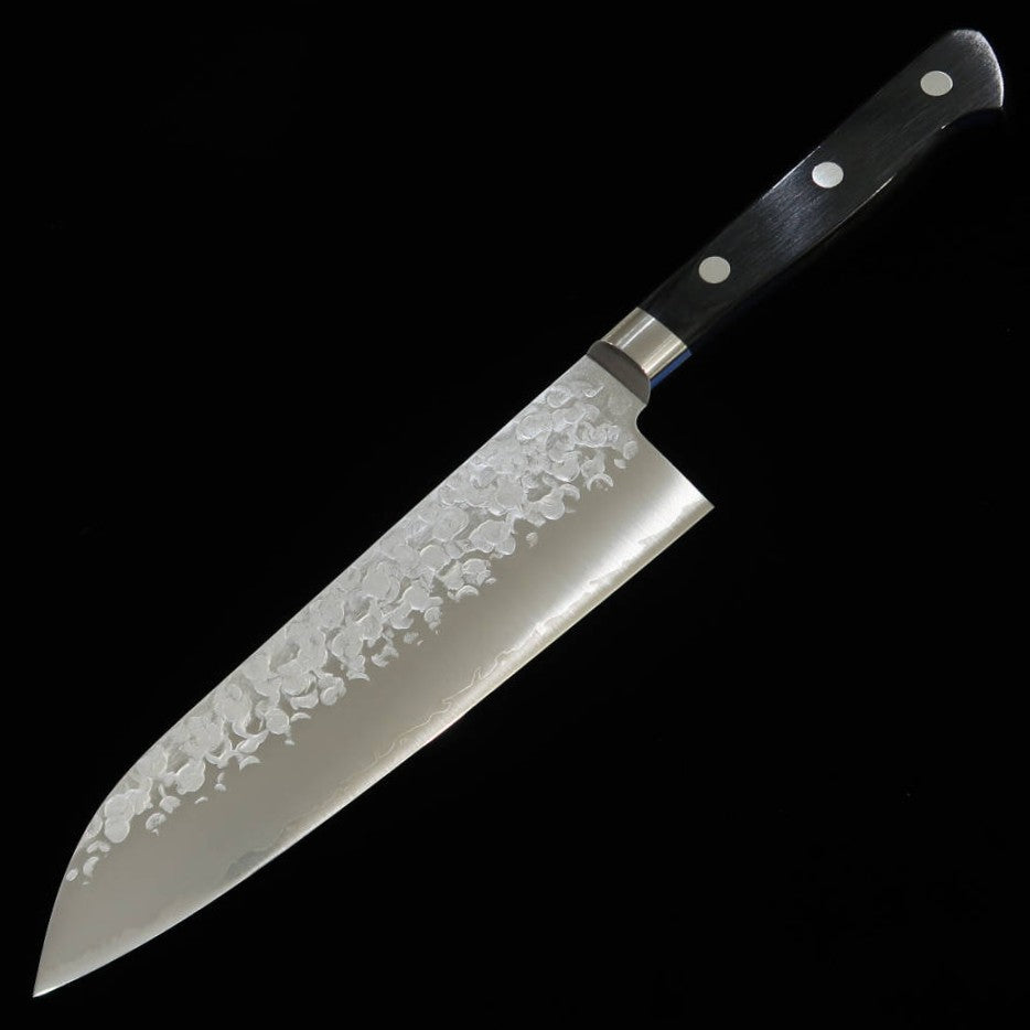 Takamura - Santoku VG10, acabado martillado, mango de compuesto negro (170 mm)