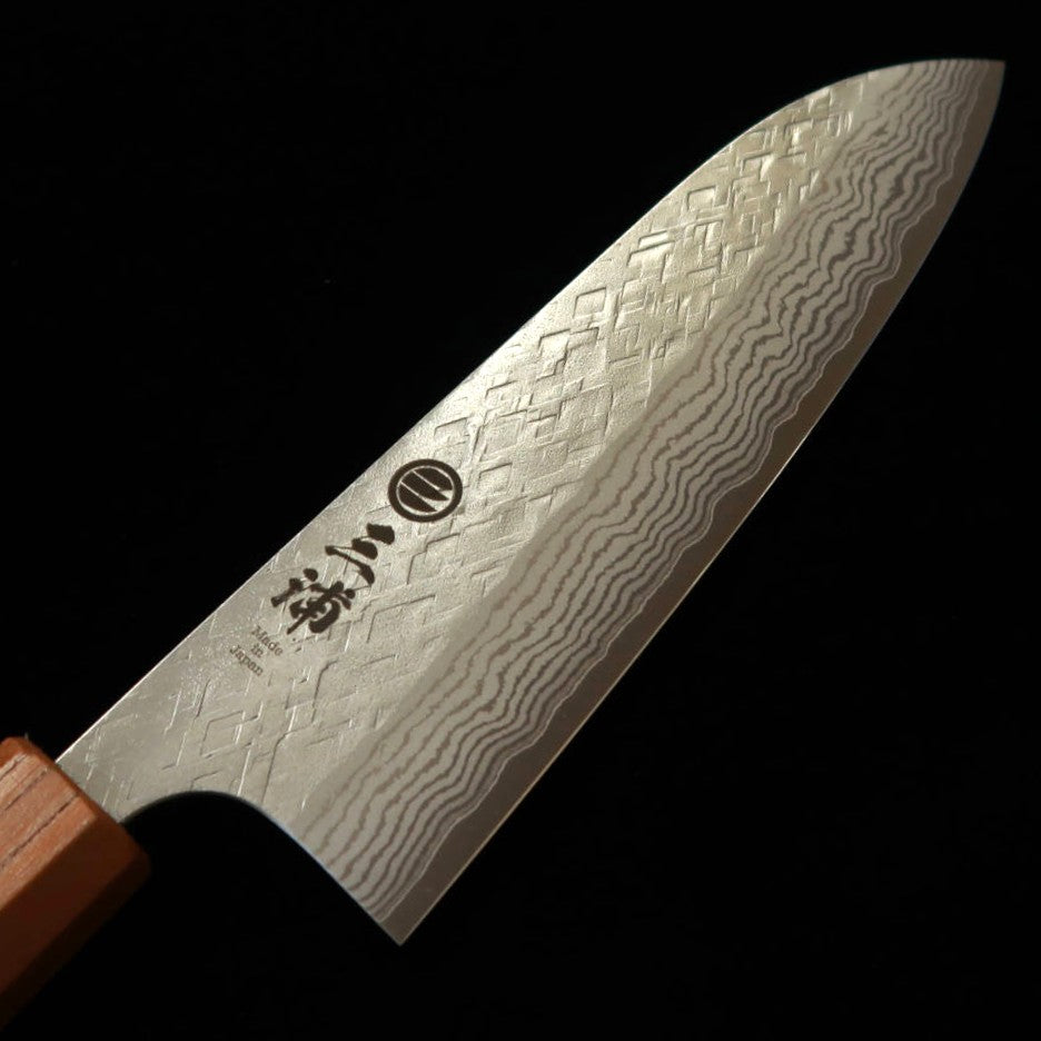 三浦MIURA 三徳 VG XEOS 鎚目 ダマスカス 紫檀ケヤキ八角柄（165mm）