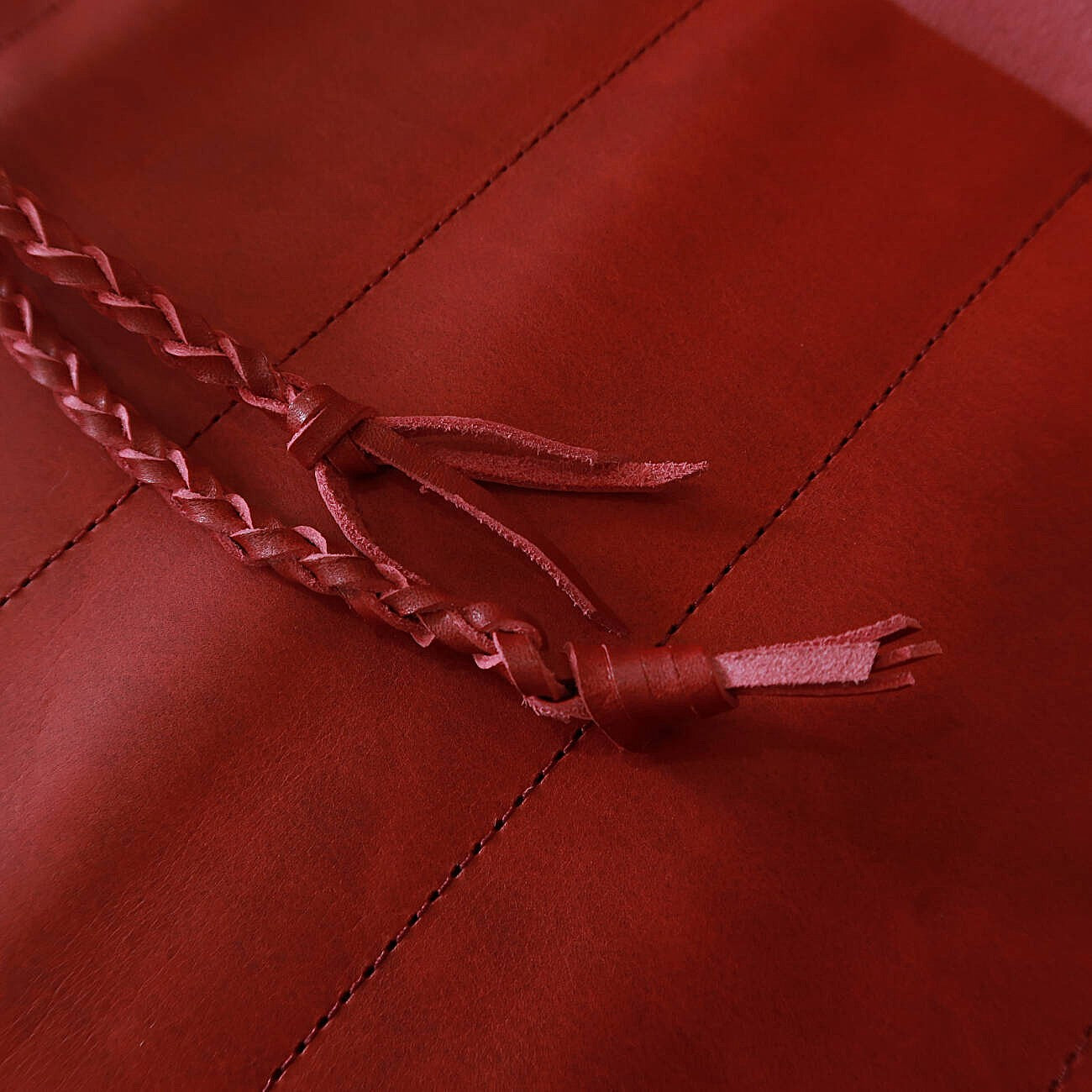 Rouleau à couteaux en cuir YOKU leatherworks Long Lasting Leather Rouge 4P (4 pièces/emplacements)