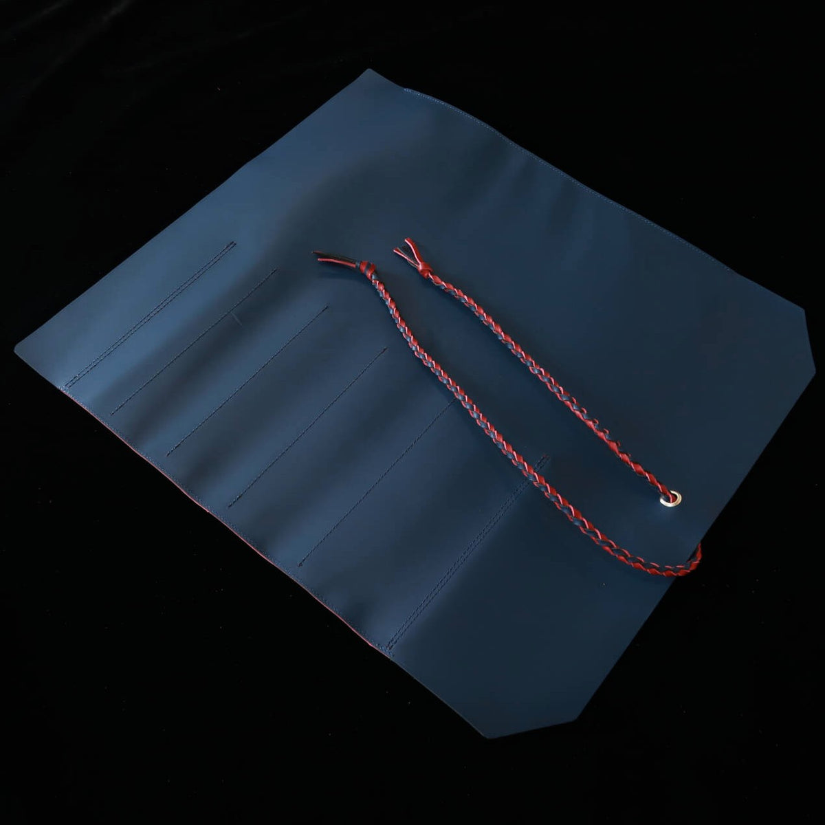 YOKU leatherworks Porta-facas em couro Knife Roll Long Lasting Leather Azul × Vermelho 4 bolsos