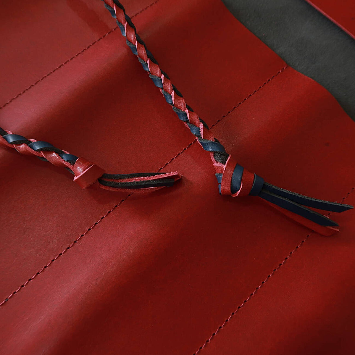 YOKU leatherworks Porta-facas em couro Knife Roll Long Lasting Leather Azul × Vermelho 4 bolsos