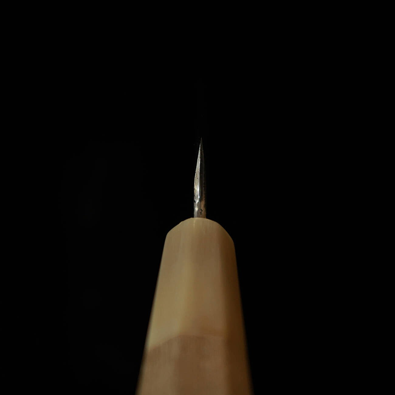 Miura MIURA Itadaki Tanaka Yoshiichi, acier blanc n°2, petty, finition kuro-uchi, manche octogonal en ébène (150 mm)