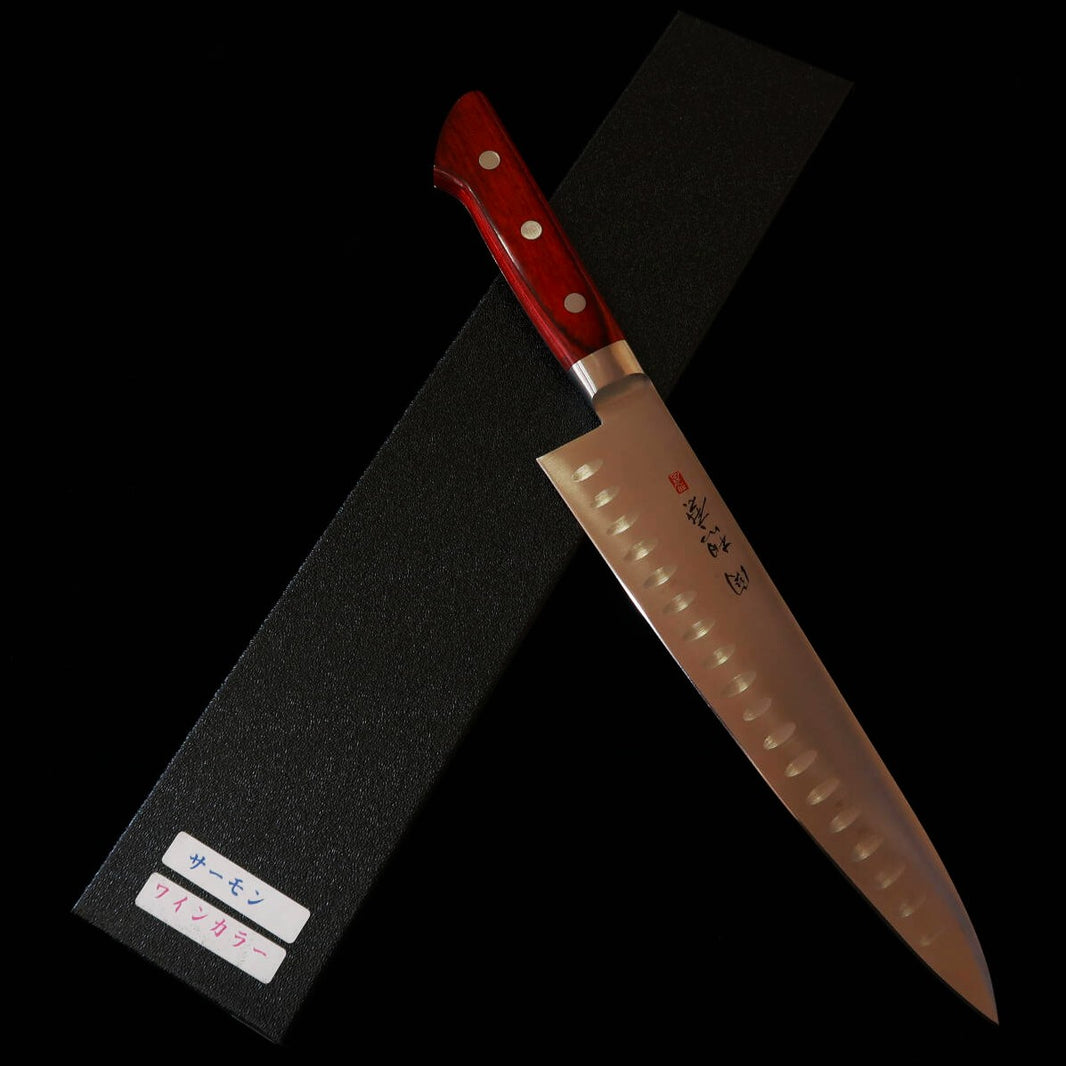 Gyuto SEKI SOUMA molibdeno con mango de madera contrachapada roja con hoyuelos (210/240 mm)