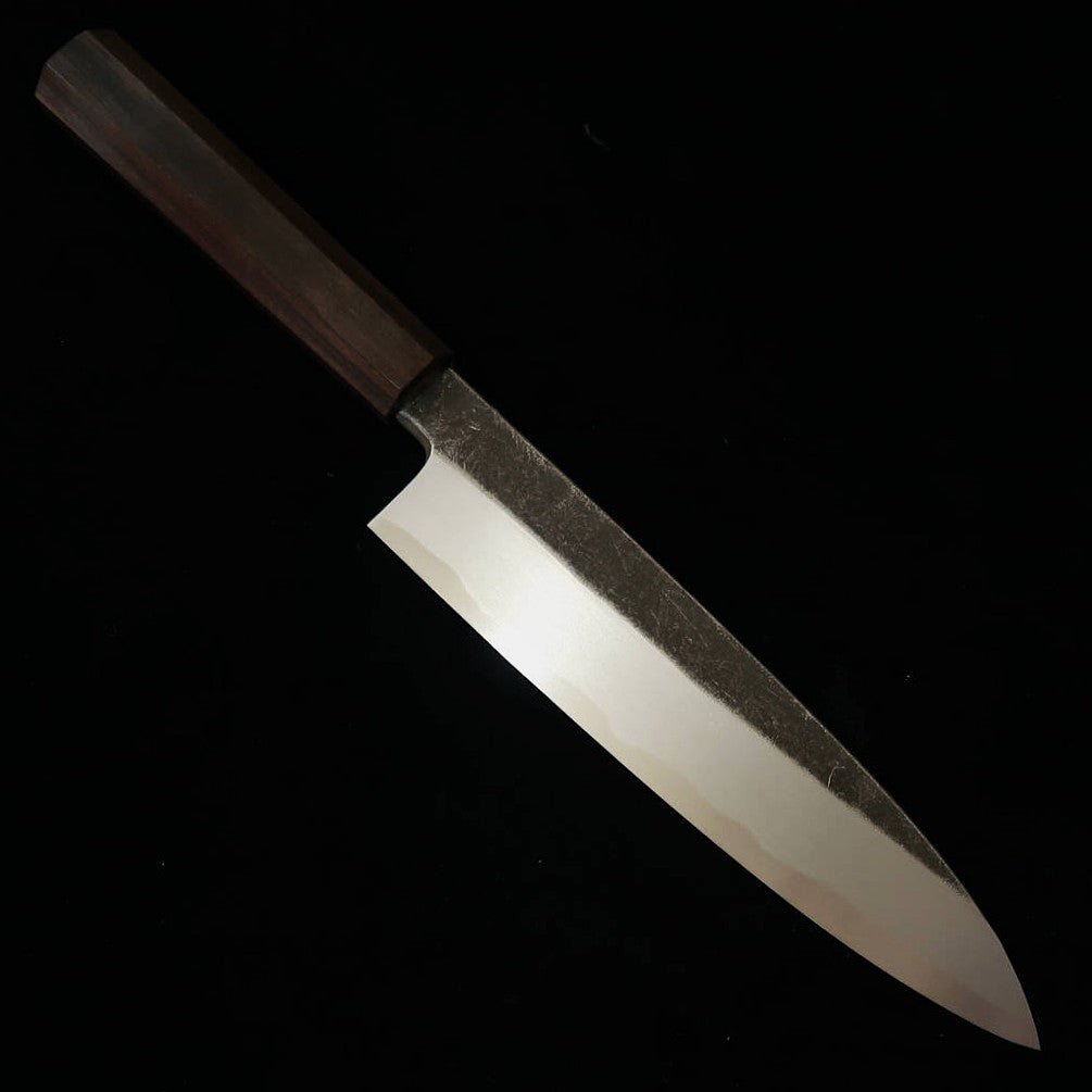Shirasagi, gyuto à un seul biseau, Aogami n°2, finition kuro-uchi, martelé, manche monobloc en ébène (210 mm)