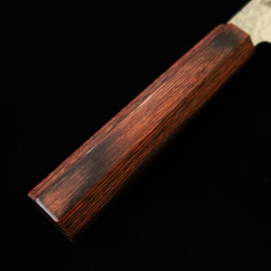 MIURA – Kiritsuke petty AUS8, martelé, manche rayé brun/noir (150 mm)
