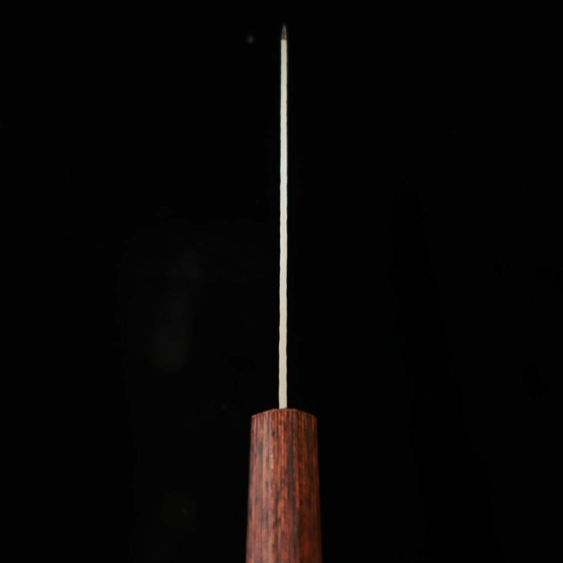 MIURA – Kiritsuke petty AUS8, martelé, manche rayé brun/noir (150 mm)