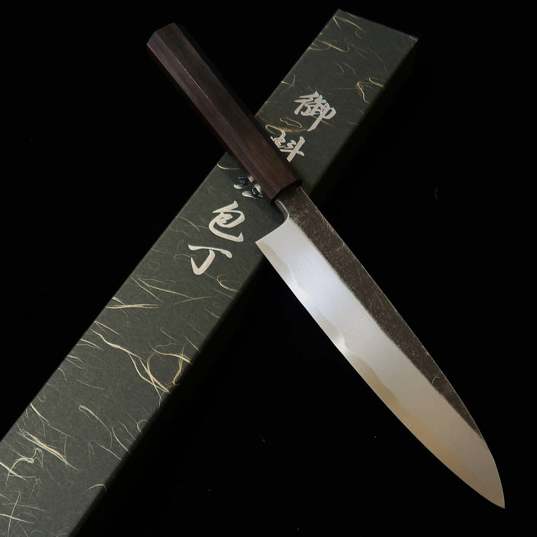 Shirasagi, gyuto à un seul biseau, Aogami n°2, finition kuro-uchi, martelé, manche monobloc en ébène (210 mm)