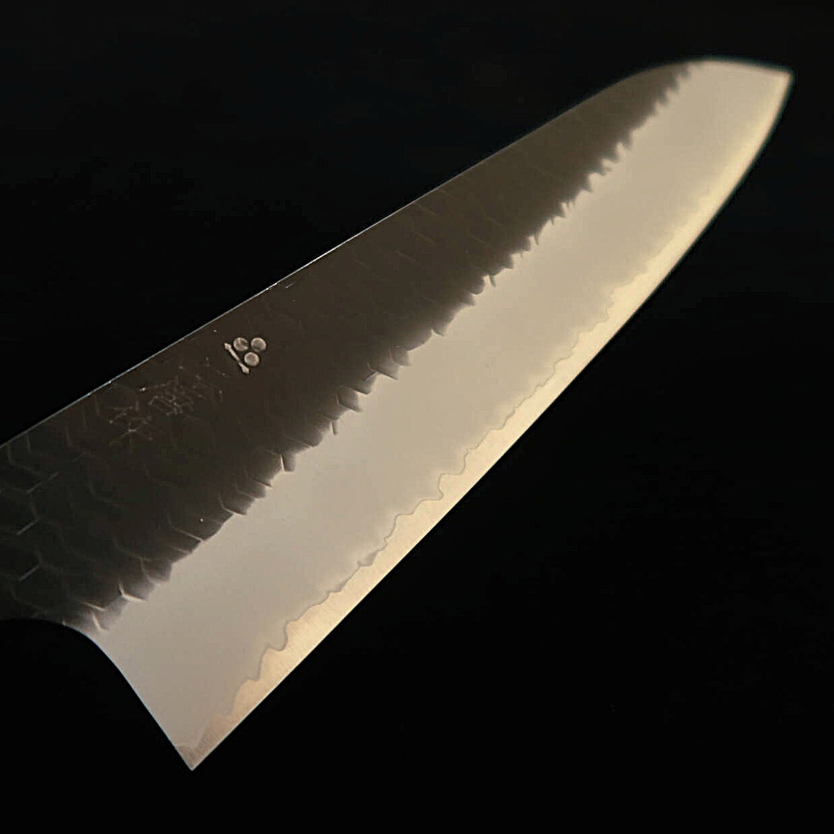 NIGARA – Gyuto SG2, martelé kuro-uchi, manche octogonal en wengé (210 mm)