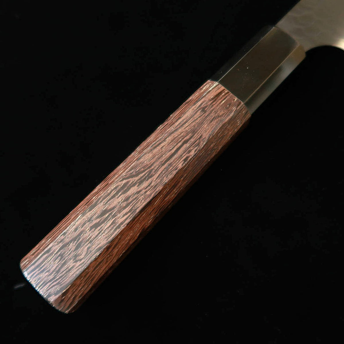 NIGARA – Gyuto SG2, martelé kuro-uchi, manche octogonal en wengé (210 mm)