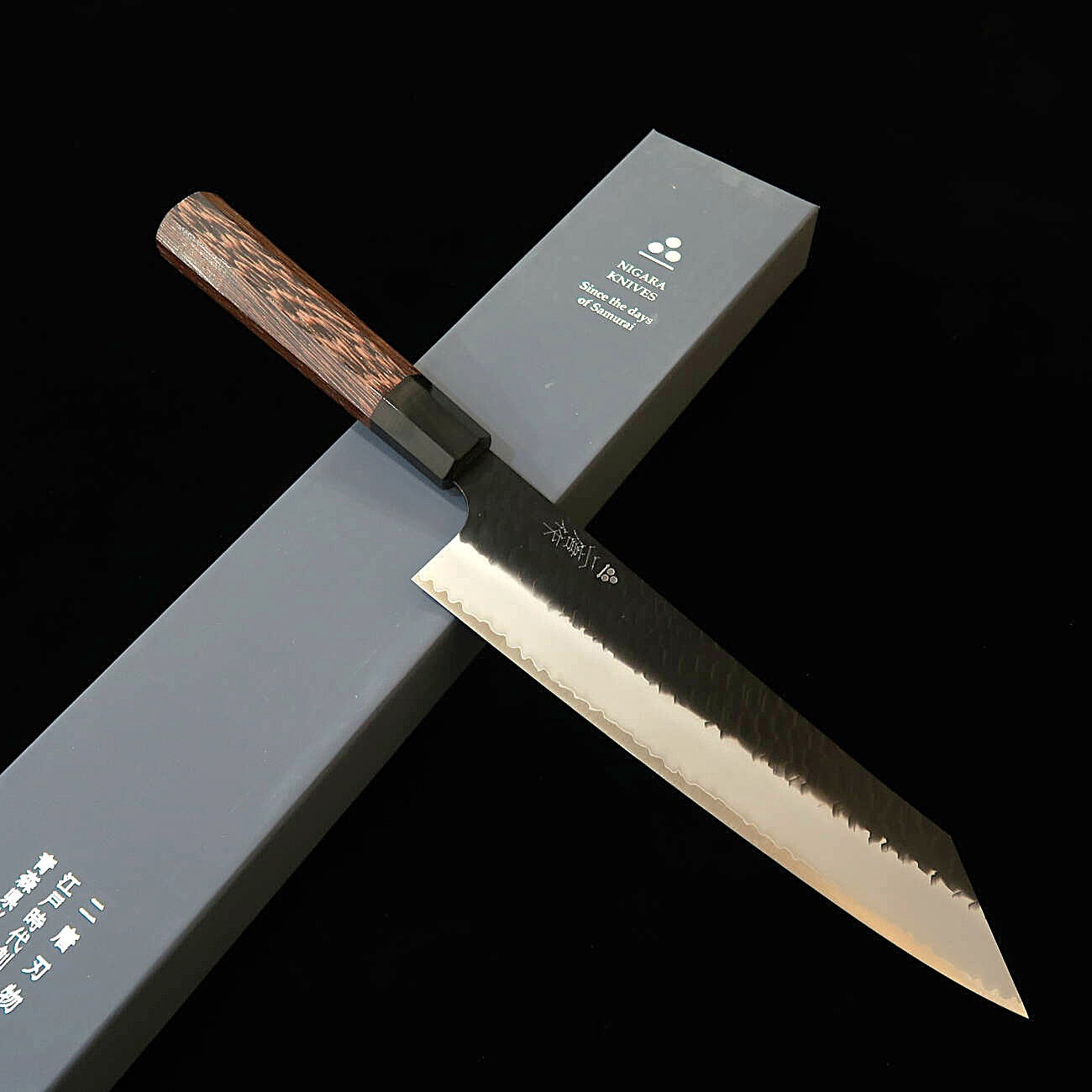 二唐刃物鍛造所 NIGARA 切付牛刀 SG2 鎚目黒打 ウェンジ八角柄（240mm）