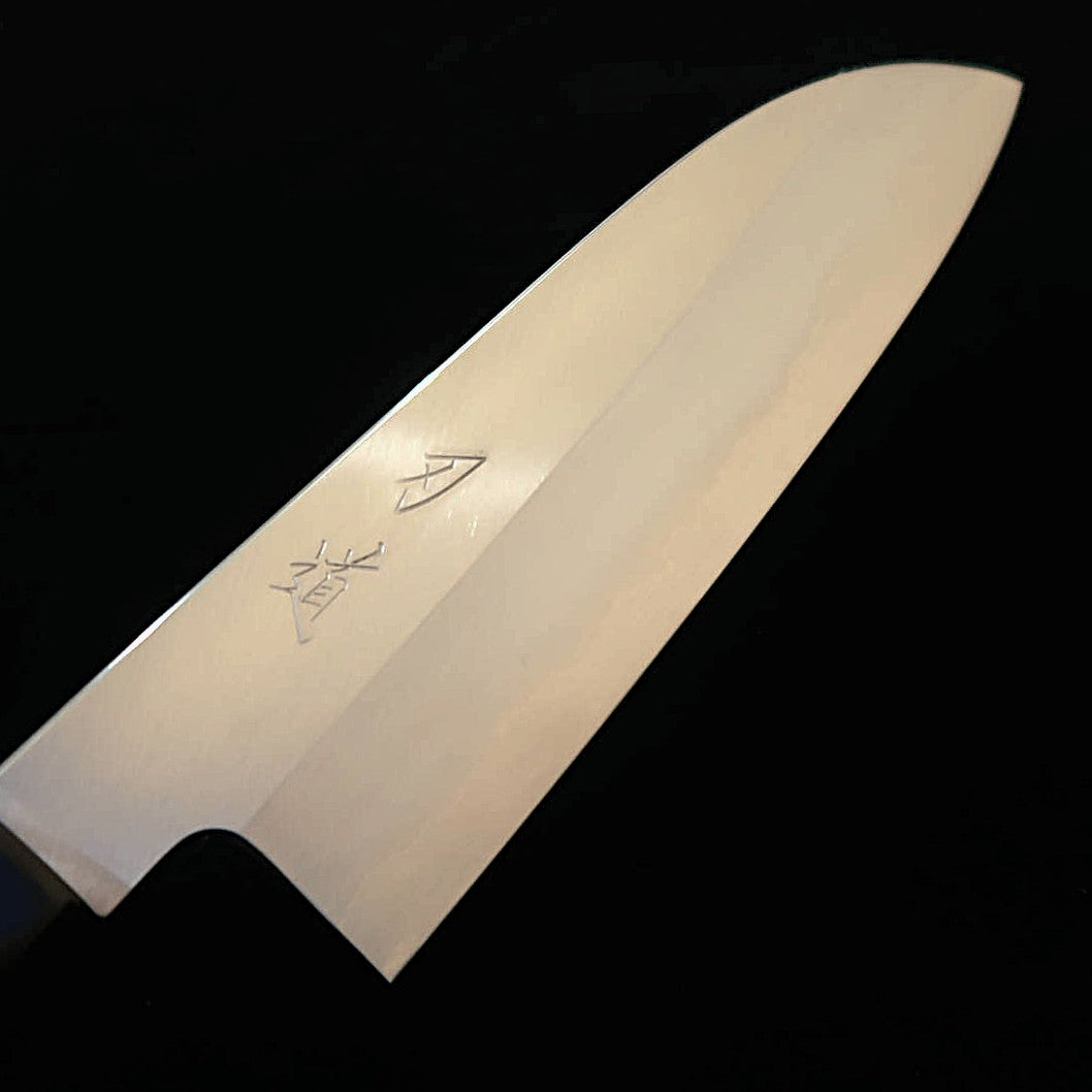 HADO Hado – Junpaku, Shirogami n°1, cœur acier blanc avec flancs inox, santoku, manche octogonal en corne de buffle (180 mm)