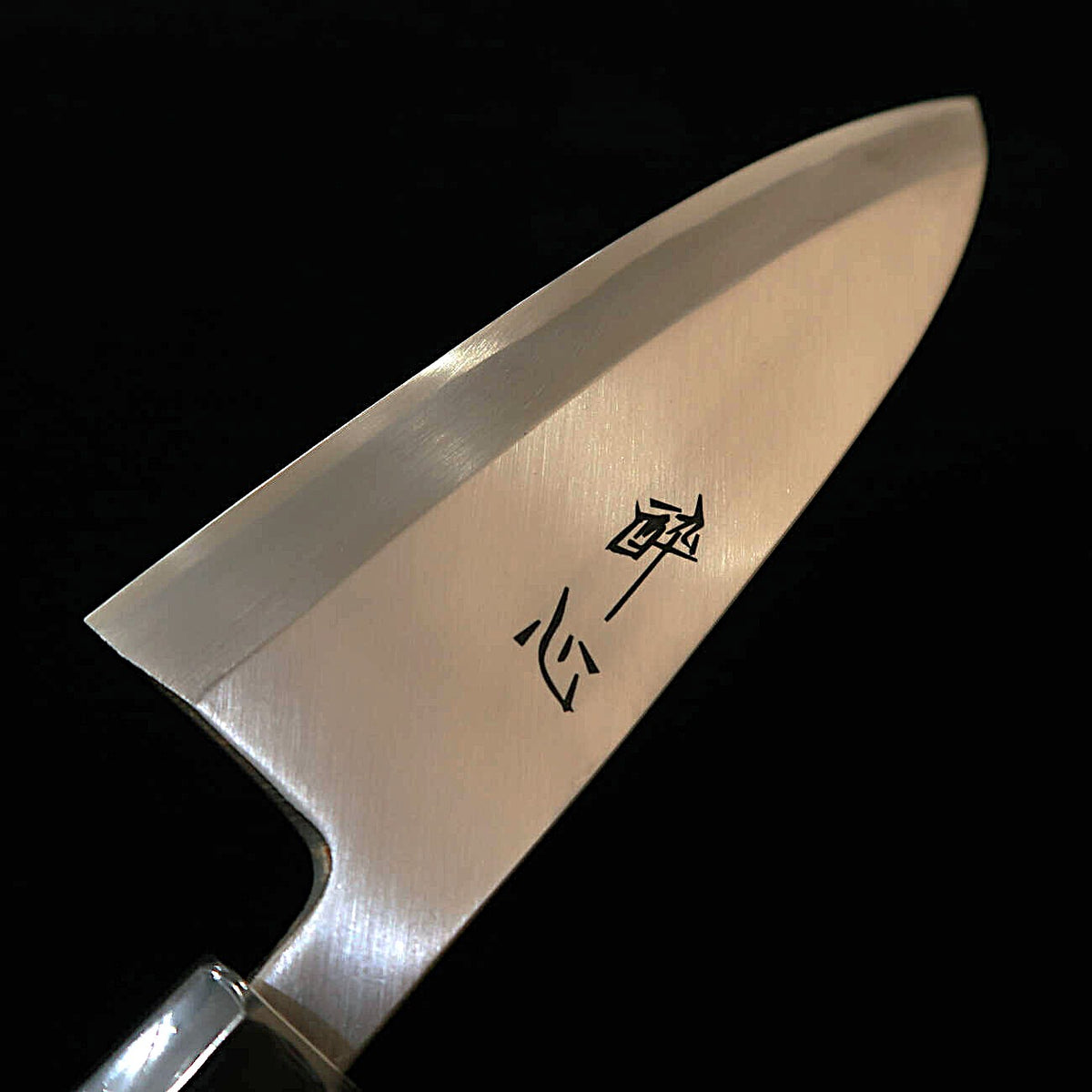 SUISHIN Suishin deba para zurdos, acero Yasugi, mango octogonal de magnolia (150/165/180 mm)