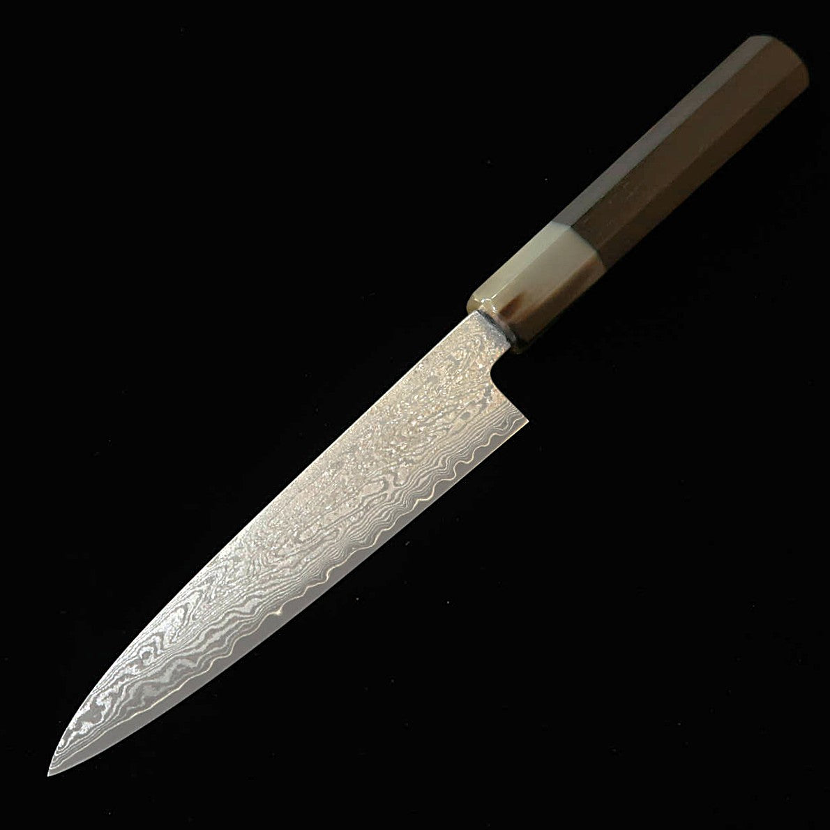 Sakai Kikumori SAKAI KIKUMORI série Seiun petty VG10 cabo de ébano com búfalo branco (150 mm)