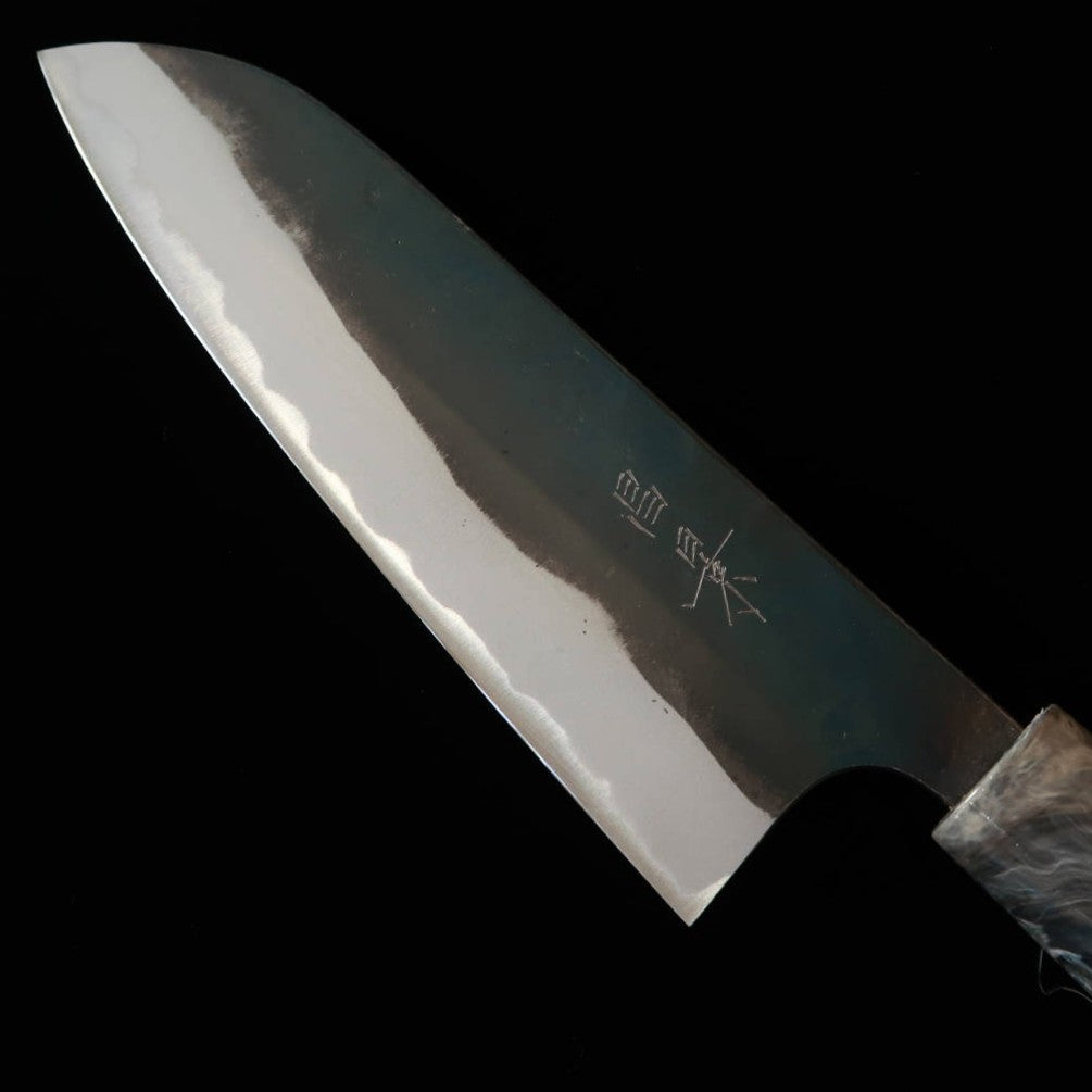 Santoku MASAKAGE Agua, Aogami no.2, acabado kurouchi, mango de cerezo americano (170 mm)